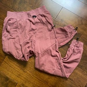 MEGAN RAPINOE joggers.